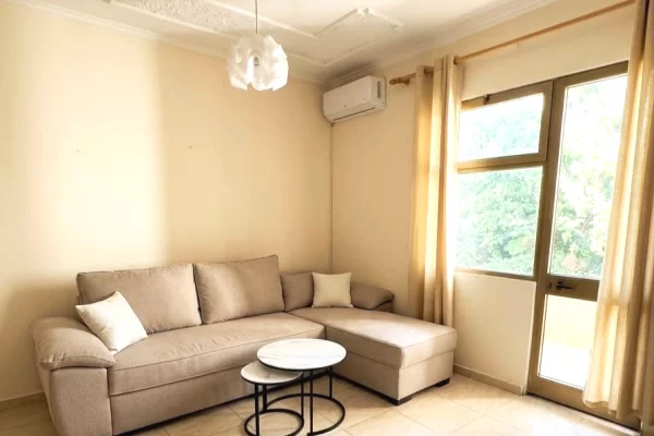 Shtepi me qera 1+1 ne Tirane - 55,000 Leke
