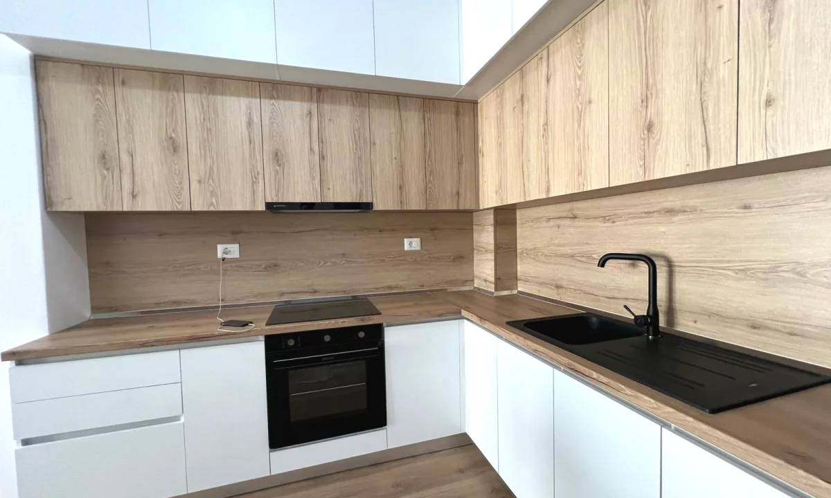 Shtepi ne shitje Apartament ne Tirane, 1+1, Mobilimi E mobiluar, Pagesa 110,000  Euro.