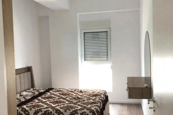 Shtepi ne shitje Apartament ne Tirane, 1+1, Mobilimi E mobiluar, Pagesa 110,000  Euro.