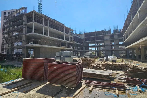 Shtepi ne shitje Apartament ne Tirane, 2+1, Mobilimi Bosh, pa mobiluar, Pagesa 175,000  Euro.