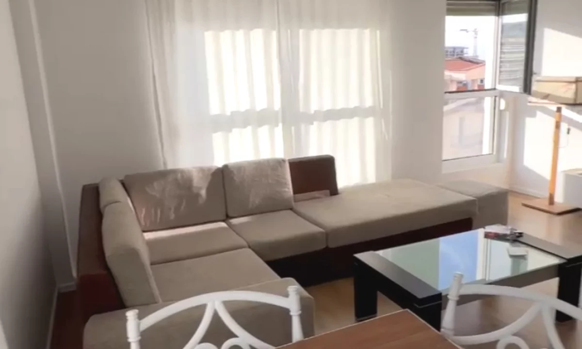 Shtepi me qera Apartament ne Tirane, 2+1, Mobilimi E mobiluar, Pagesa 450  Euro.