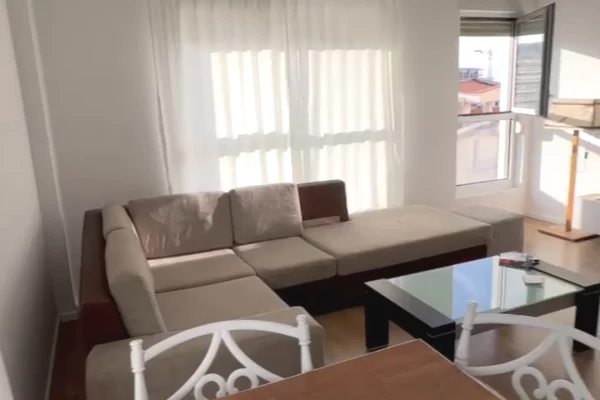 Shtepi me qera 2+1 ne Tirane - 450 Euro