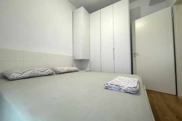 Shtepi me qera Apartament ne Tirane, 1+1, Mobilimi E mobiluar, Pagesa 520  Euro.