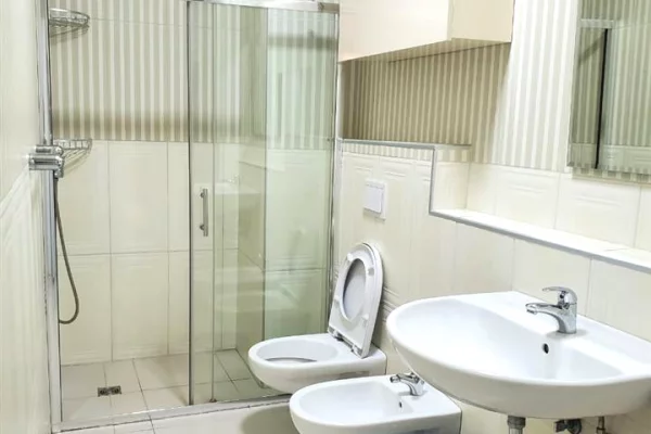 Shtepi me qera Apartament ne Tirane, 2+1, Mobilimi E mobiluar, Pagesa 800  Euro.