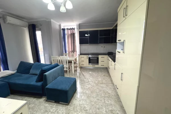 Shtepi me qera Apartament ne Tirane, 2+1, Mobilimi E mobiluar, Pagesa 60,000  Leke.