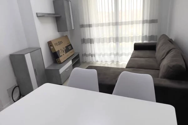 Shtepi me qera Apartament ne Tirane, 2+1, Mobilimi E mobiluar, Pagesa 57,000  Leke.