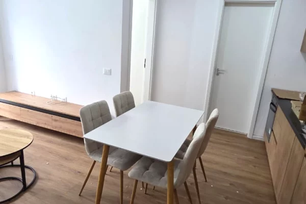 Shtepi me qera Apartament ne Tirane, 1+1, Mobilimi E mobiluar, Pagesa 35,000  Leke.