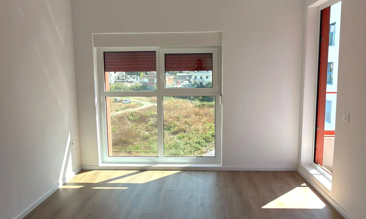 Shtepi ne shitje Apartament ne Tirane, 1+1, Mobilimi Bosh, pa mobiluar, Pagesa 110,000  Euro.