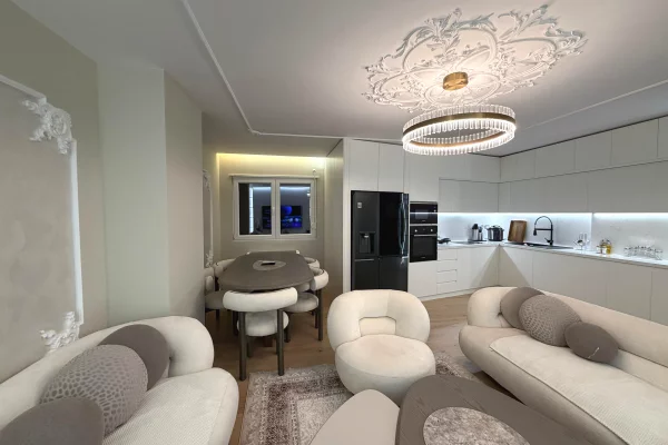 Shtepi ne shitje Apartament ne Tirane, 2+1, Mobilimi E mobiluar, Pagesa 40,000,000  Leke.