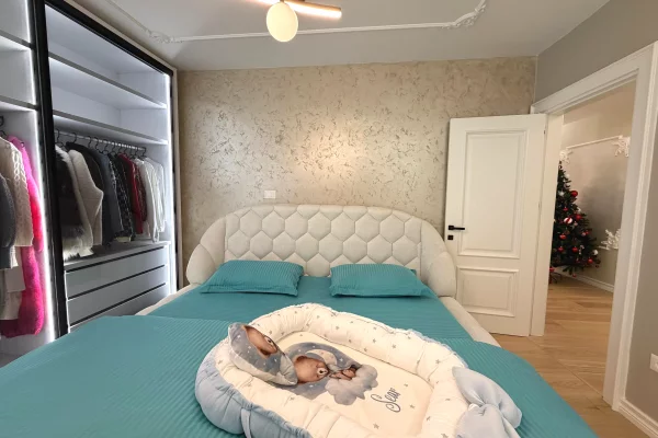 Shtepi ne shitje Apartament ne Tirane, 2+1, Mobilimi E mobiluar, Pagesa 40,000,000  Leke.