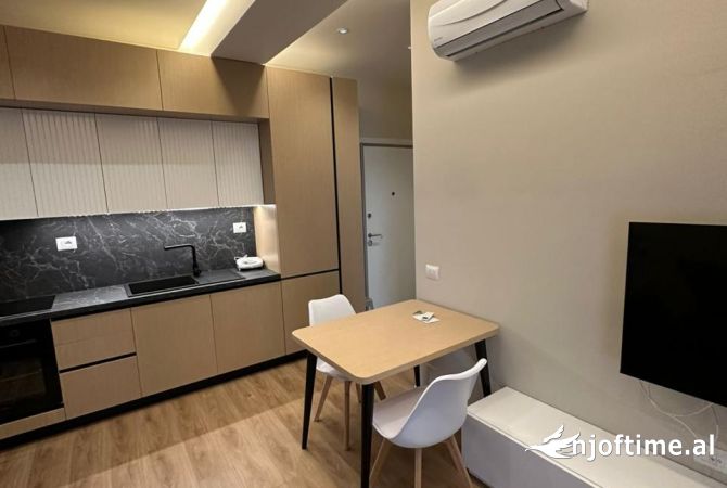 Shtepi ne shitje Apartament ne Tirane, 1+1, Mobilimi E mobiluar, Pagesa 200,000  Euro.