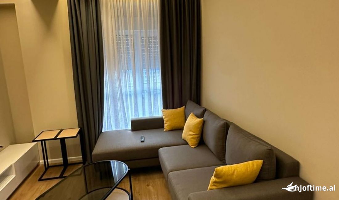 Shtepi ne shitje Apartament ne Tirane, 1+1, Mobilimi E mobiluar, Pagesa 200,000  Euro.