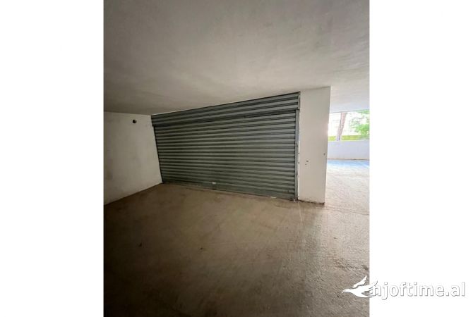 Shtepi ne shitje Apartament ne Durres, 2+1, Mobilimi E mobiluar, Pagesa 160,000  Euro.