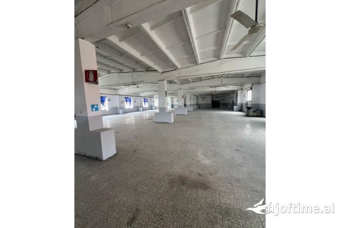 Magazinë me Qera pranë Fushës së Ali Demit