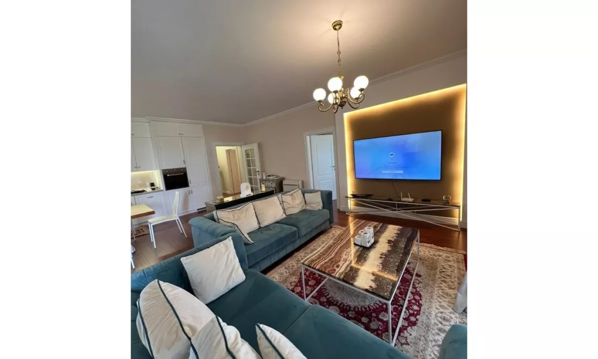 Shtepi ne shitje Apartament ne Tirane, 2+1, Mobilimi E mobiluar, Pagesa 270,000  Euro.