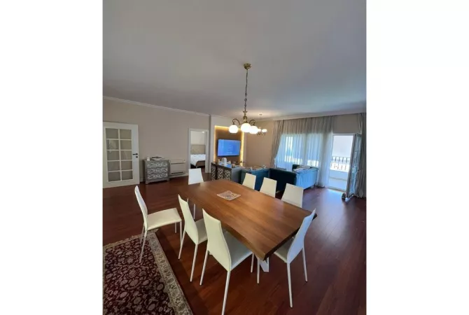 Shtepi ne shitje Apartament ne Tirane, 2+1, Mobilimi E mobiluar, Pagesa 270,000  Euro.