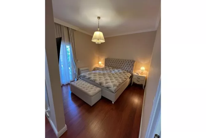 Shtepi ne shitje Apartament ne Tirane, 2+1, Mobilimi E mobiluar, Pagesa 270,000  Euro.
