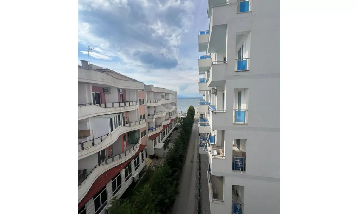 Shtepi ne shitje Apartament ne Pogradec, 1+1, Mobilimi Bosh, pa mobiluar, Pagesa 90,000  Euro.