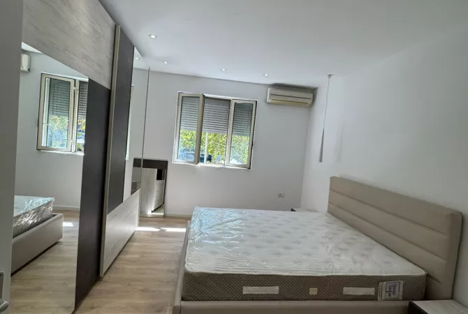 Ali Demi, apartament 2+1 me qera