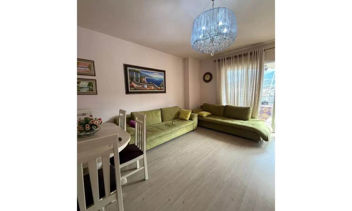 Shtepi ne shitje Apartament ne Pogradec, 2+1, Mobilimi E mobiluar, Pagesa 136,500  Euro.