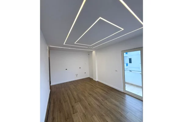 Shtepi ne shitje Apartament ne Pogradec, 1+1, Mobilimi Bosh, pa mobiluar, Pagesa 84,500  Euro.