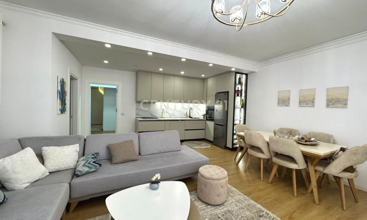 Shtepi ne shitje Apartament ne Tirane, 2+1, Mobilimi E mobiluar, Pagesa 155,000  Euro.