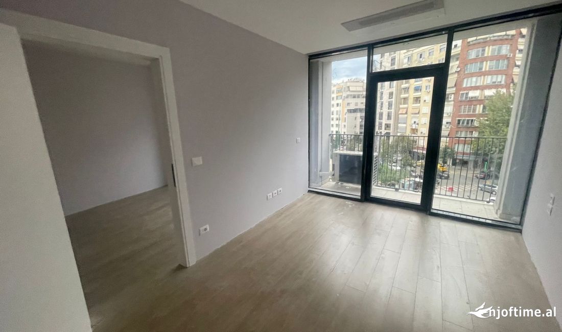 Ambient per zyra tek Rruga e Kosovareve, Gener 2