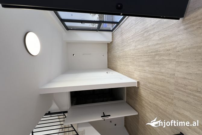 Njesi per qera tek Pazari Ri