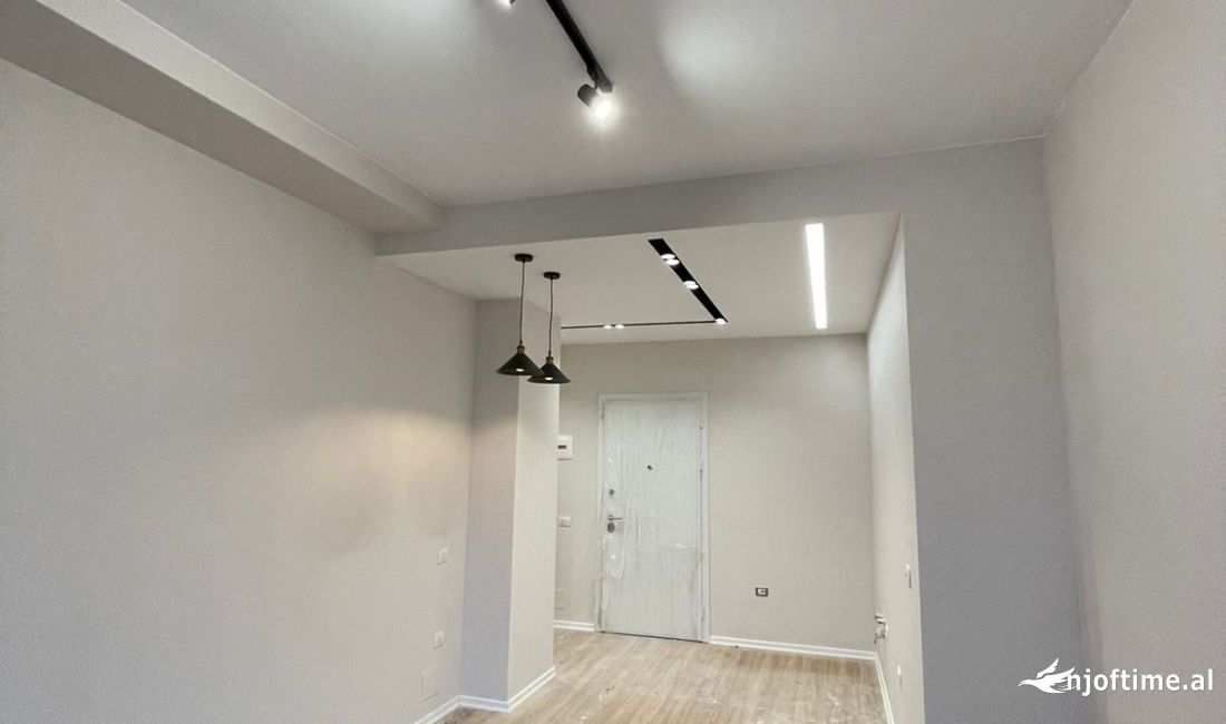 Ambient per zyra me post parkimi tek Magneti