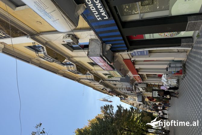 Ambiente Commerciale in Affitto 3+1 a Tirana - 30,000 Leke