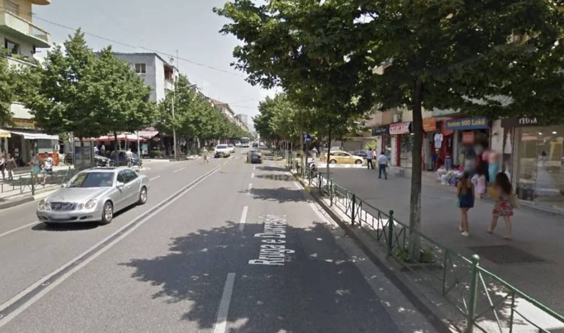 Ambjent Biznesi me qera Rruga Durresit!