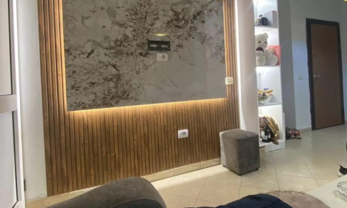 Shtepi me qera Apartament ne Tirane, 1+1, Mobilimi E mobiluar, Pagesa 40,000  Leke.
