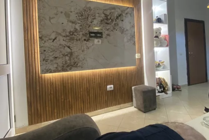Jepet me qera SUPER apartament 1+1 tek Vila L Astir!