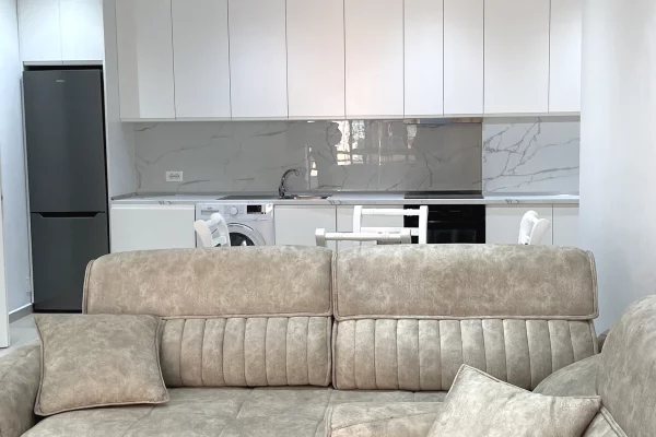 Shtepi me qera Apartament ne Tirane, 2+1, Mobilimi E mobiluar, Pagesa 800  Euro.