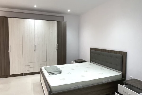 Shtepi me qera Apartament ne Tirane, 2+1, Mobilimi E mobiluar, Pagesa 800  Euro.