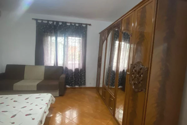 Shtepi me qera Apartament ne Tirane, 1+1, Mobilimi E mobiluar, Pagesa 30,000  Leke.
