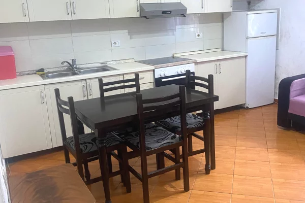 Shtepi me qera Apartament ne Tirane, 1+1, Mobilimi E mobiluar, Pagesa 30,000  Leke.