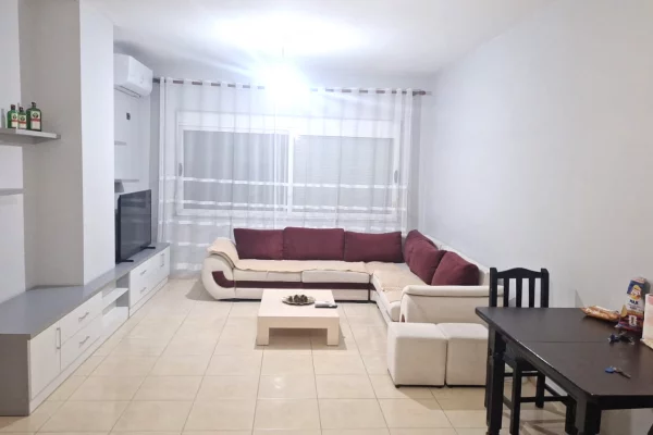 Jepet me qera apartament 2+1 ne Astir pas Ozone 3 minuta nga rrethrrotullimi Astir!