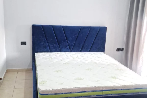 Shtepi me qera Apartament ne Tirane, 2+1, Mobilimi E mobiluar, Pagesa 50,000  Leke.