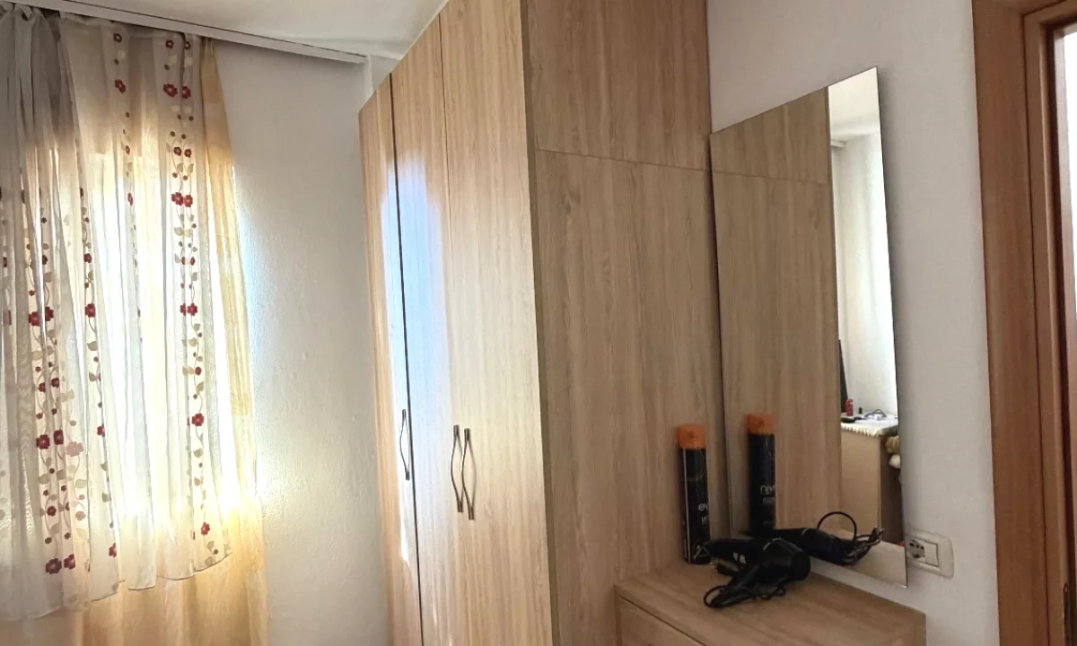 Shtepi me qera Apartament ne Tirane, 2+1, Mobilimi E mobiluar, Pagesa 40,000  Leke.