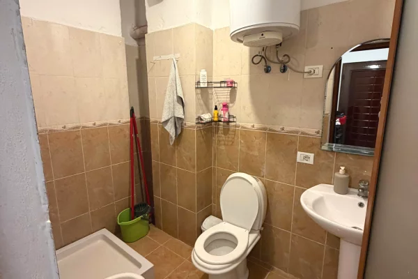 Shtepi me qera Apartament ne Tirane, 1+1, Mobilimi E mobiluar, Pagesa 35,000  Leke.