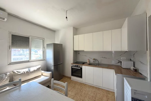 Shtepi me qera Apartament ne Tirane, 2+1, Mobilimi E mobiluar, Pagesa 600  Euro.