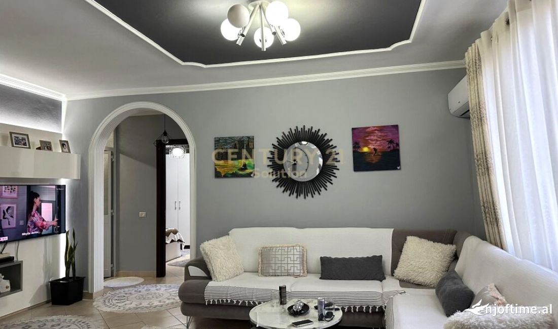 Shtepi ne shitje Apartament ne Tirane, 2+1, Mobilimi E mobiluar, Pagesa 122,000  Euro.