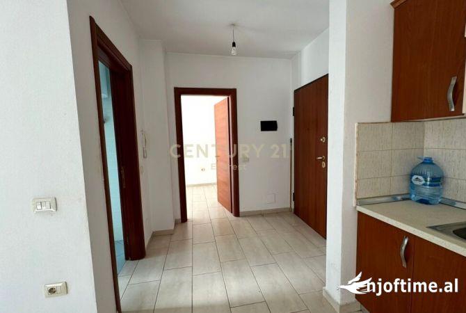 Shtepi ne shitje Apartament ne Tirane, 1+1, Mobilimi Bosh, pa mobiluar, Pagesa 85,000  Euro.