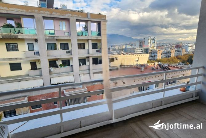 Shtepi me qera Apartament ne Tirane, 3+1, Mobilimi E mobiluar, Pagesa 1,500  Euro.