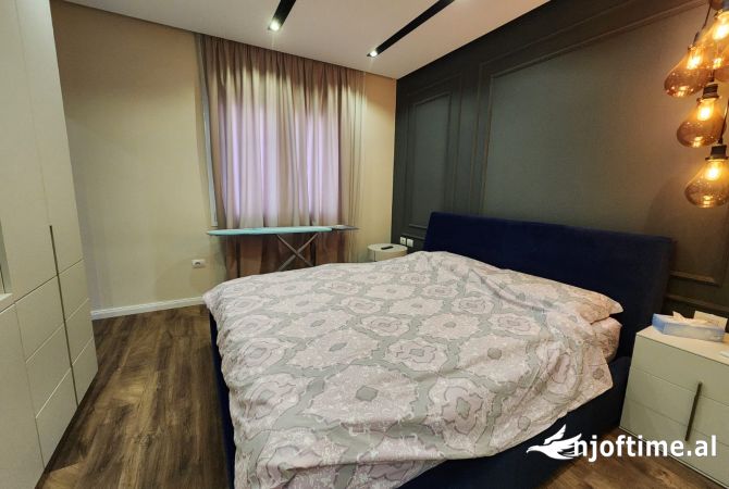 Shtepi me qera Apartament ne Tirane, 3+1, Mobilimi E mobiluar, Pagesa 1,500  Euro.