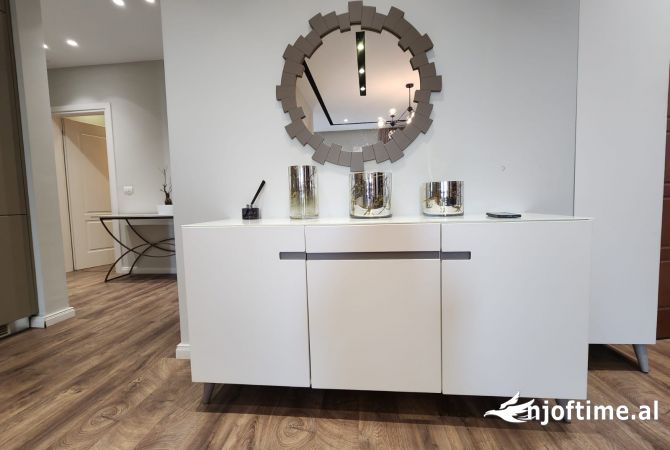 Shtepi me qera Apartament ne Tirane, 3+1, Mobilimi E mobiluar, Pagesa 1,500  Euro.