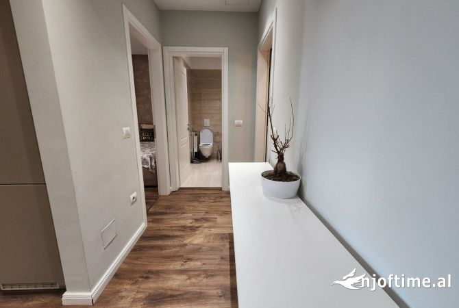 Shtepi me qera Apartament ne Tirane, 3+1, Mobilimi E mobiluar, Pagesa 1,500  Euro.