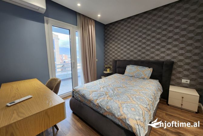 Shtepi me qera Apartament ne Tirane, 3+1, Mobilimi E mobiluar, Pagesa 1,500  Euro.