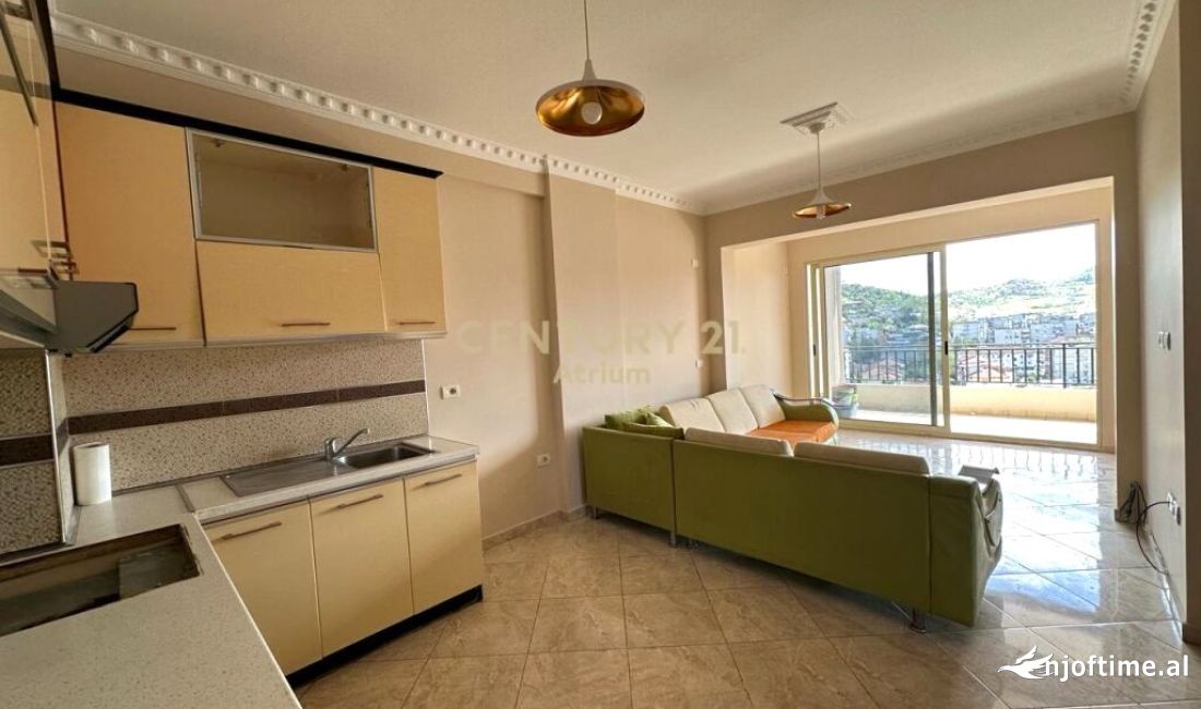 Shtepi ne shitje Apartament ne Tirane, 2+1, Mobilimi Pjeserisht e mobiluar, Pagesa 130,000  Euro.